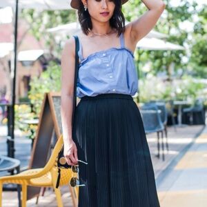Uniqlo Black Pleated Midi Skirt